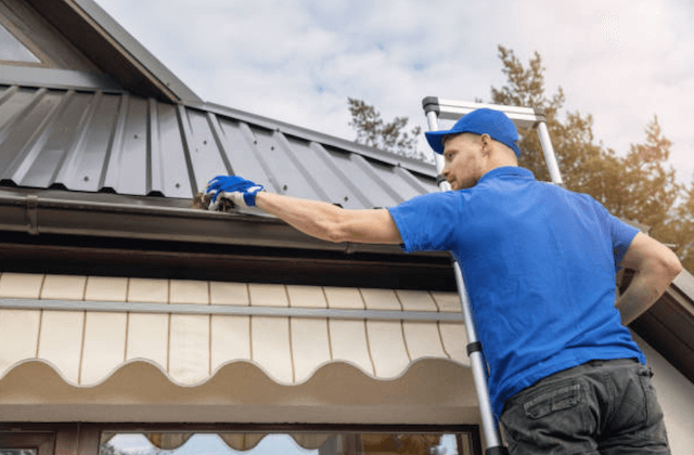 gutter cleaning in lee's summit